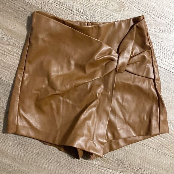 Zara Brown Faux Vegan Leather Twist Front Mini Skorts - Picture 1 of 4